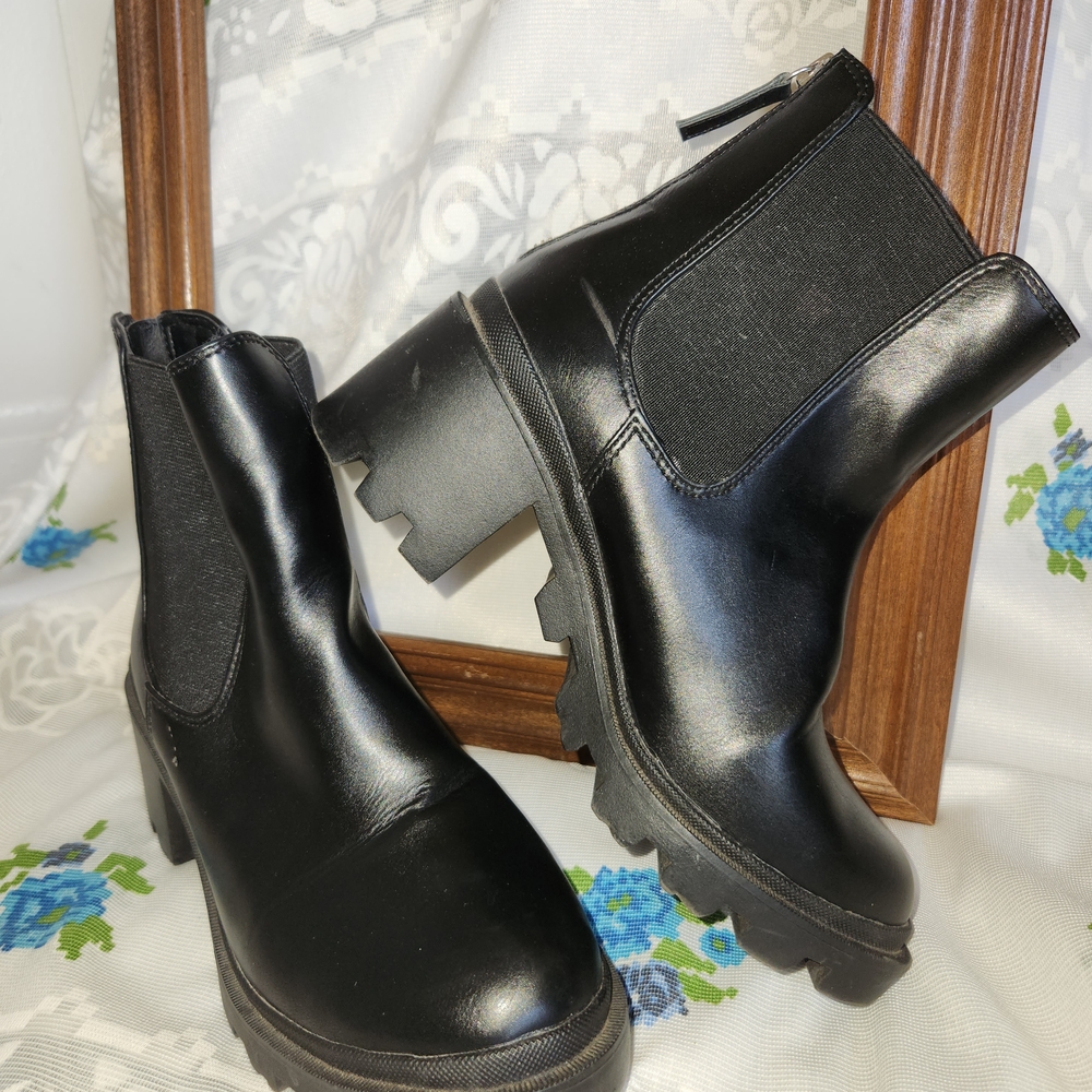 DV by Dolce Vita Black Ankle Booties